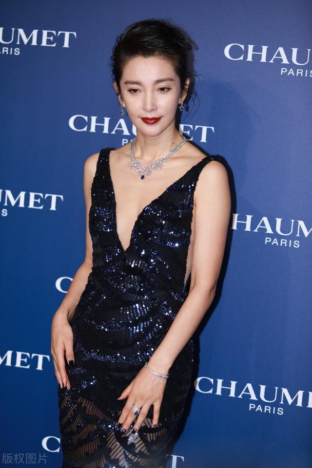 哪位女明星是单身_娱乐圈顶级女星杨幂_单身女明星身价过亿