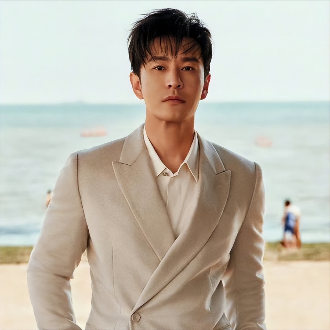 黄晓明新恋情 胡冉儿 黄晓明感情史_娱乐圈公布恋情的明星