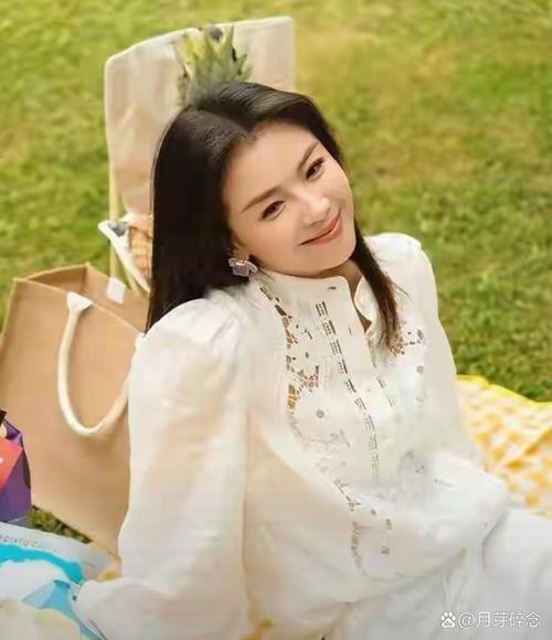 刘涛被踢出娱乐圈真相：三座大山压垮一代女神