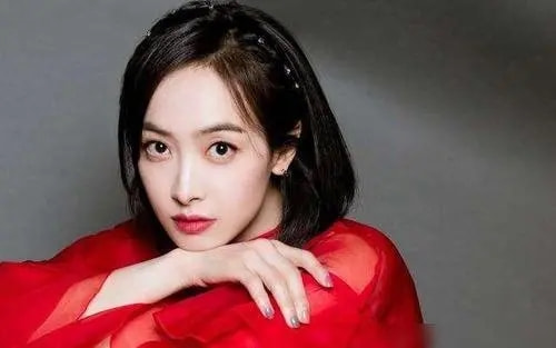 女星奇葩睡姿揭秘_女明星睡姿照片_杨超越宋茜林允许佳琪周迅