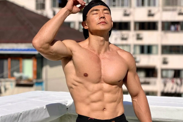 网红抽脂去世事件详情_网红老公出轨400人应对_网红辛巴八卦最新事件-