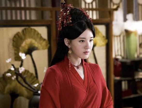 娱乐圈小红靠捧大红靠命 赵露思靠什么爆红 赵露思网剧走红原因_出道到现在没有黑料的明星,