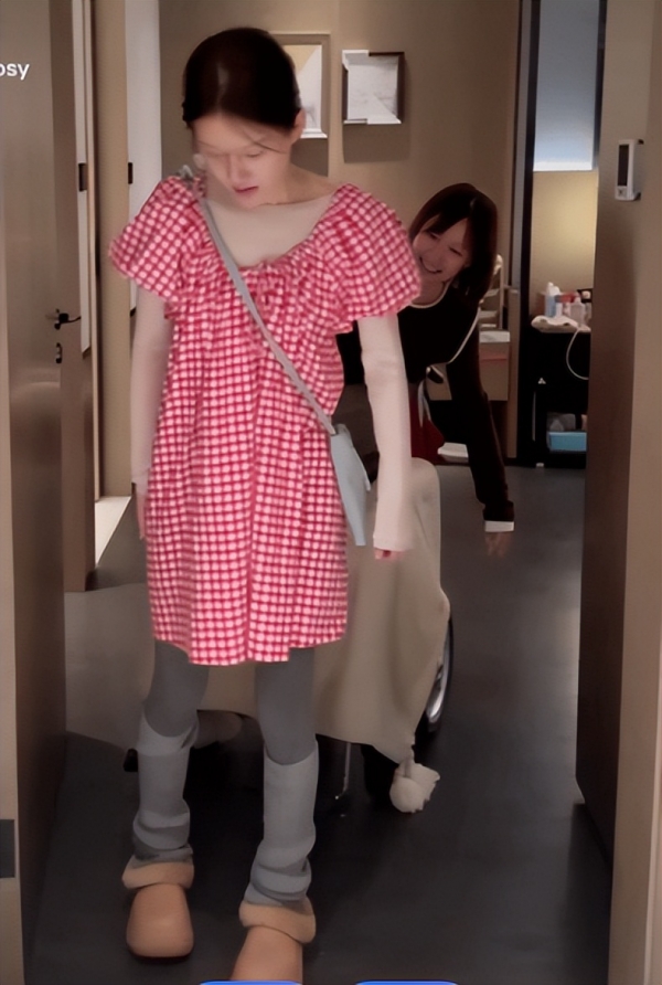 明星热点迪丽热巴,_33岁迪丽热巴生病现状_内娱女明星健康问题